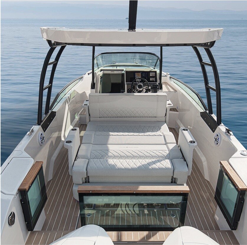 Social Seating &  Sun Lounge